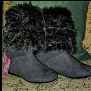 Girl's or Women's Boots - size 6